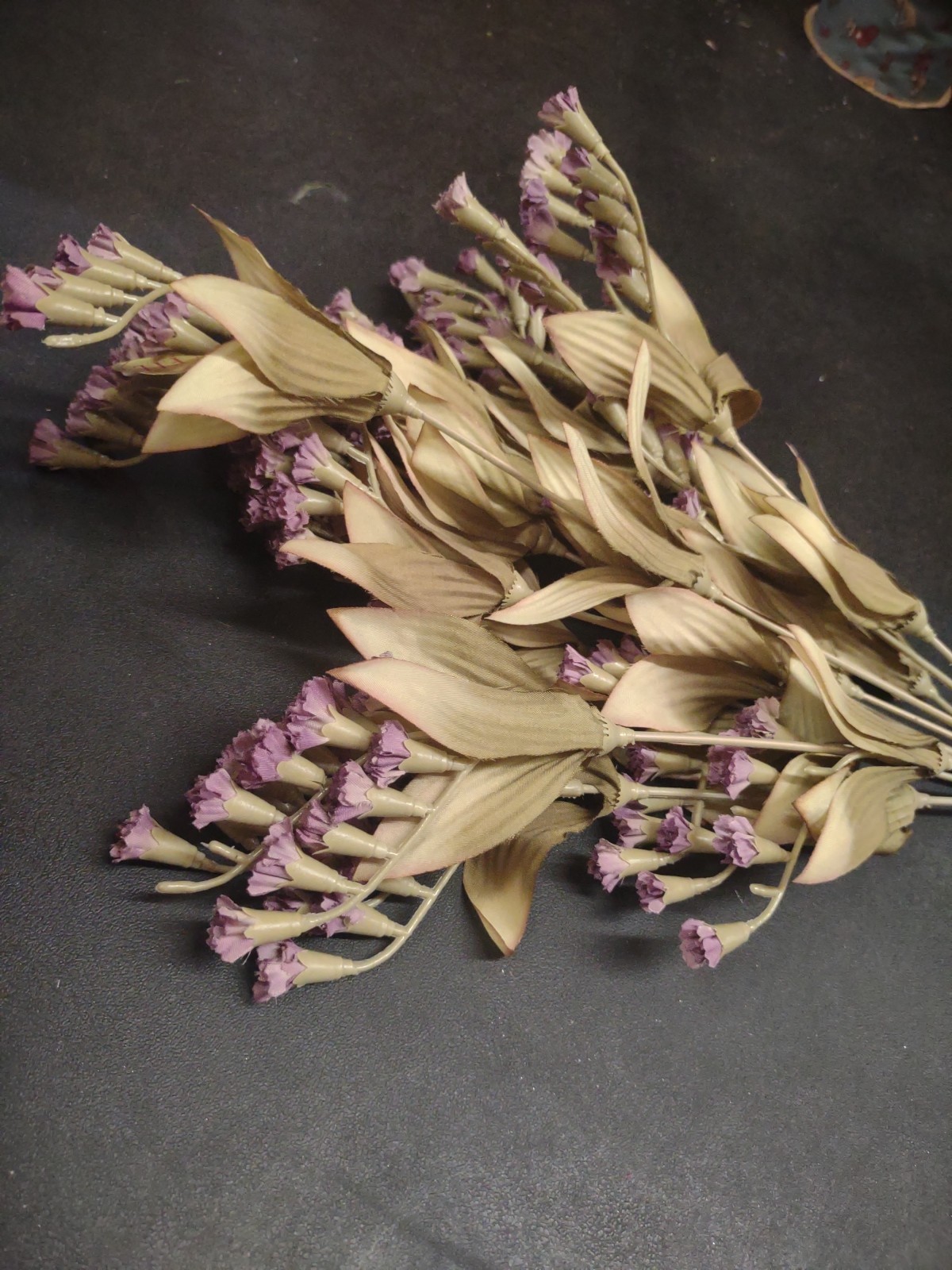 18″ Dried-Look Silk Statice Bush 11 Stems Medium Purple, Papery Dry Fall Foliage
