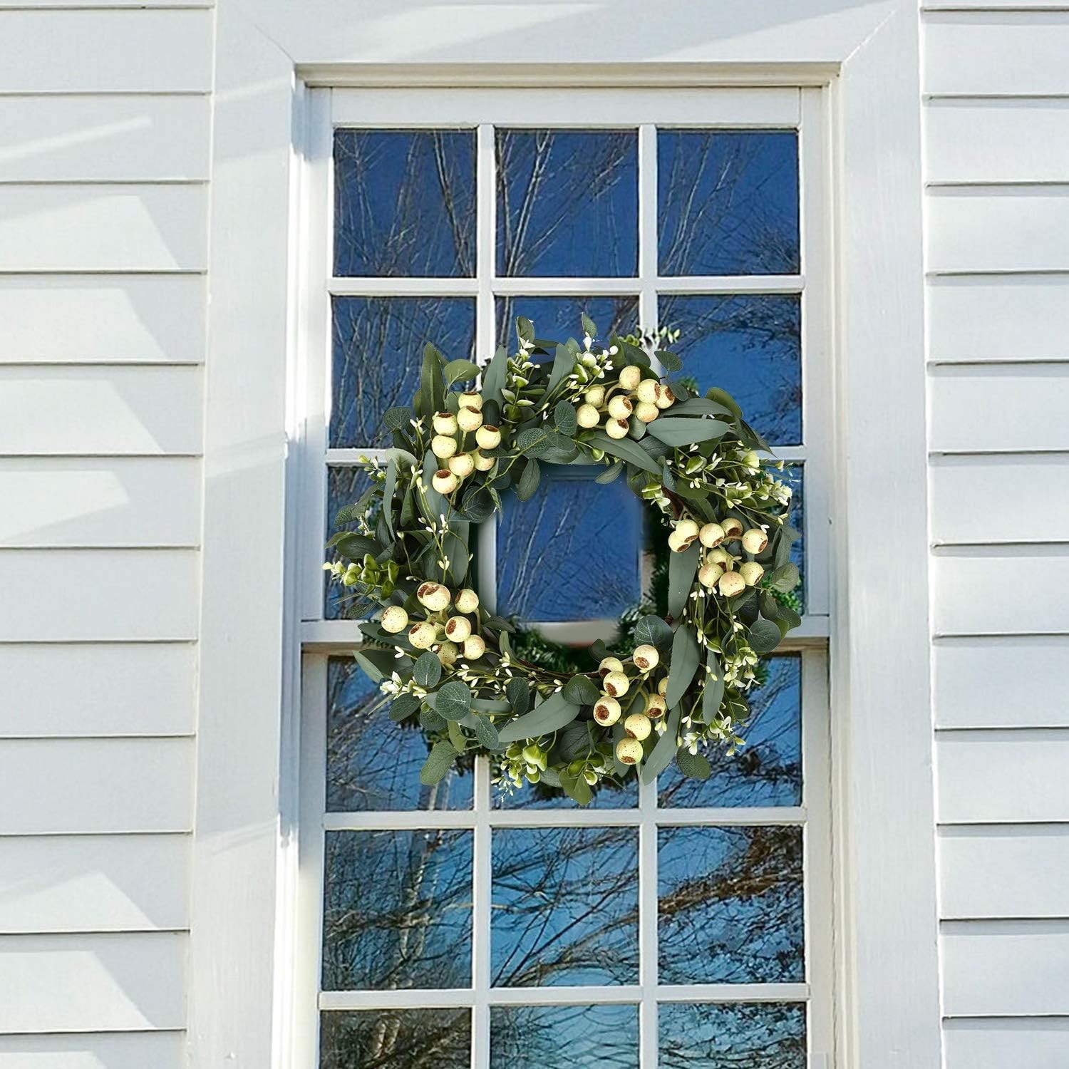Elegant Eucalyptus Wreath with Big Berries – Versatile Decoration for Any Season
