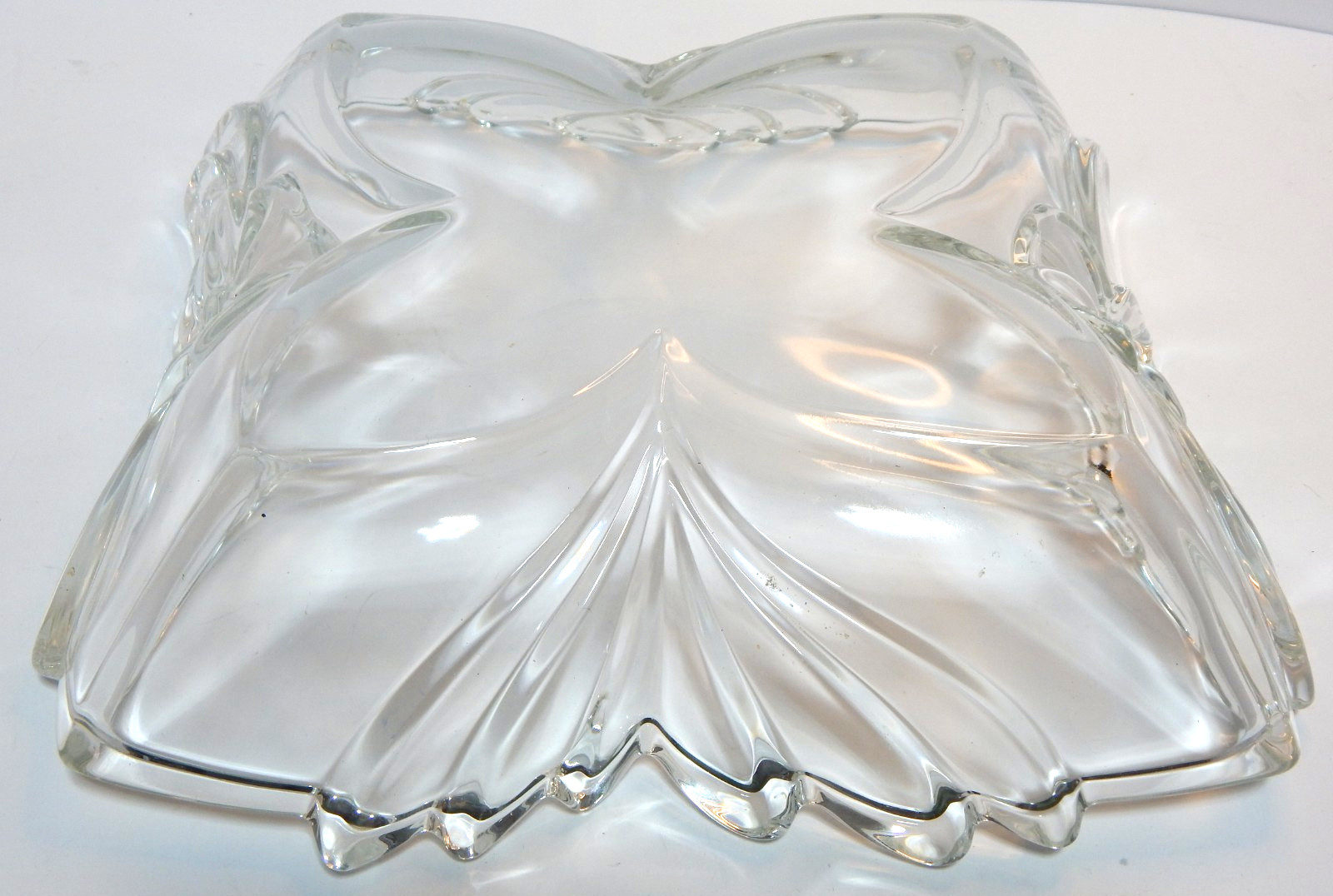 Home Interiors American Flower Petal heavy pressed glass center piece 12″ x 12″