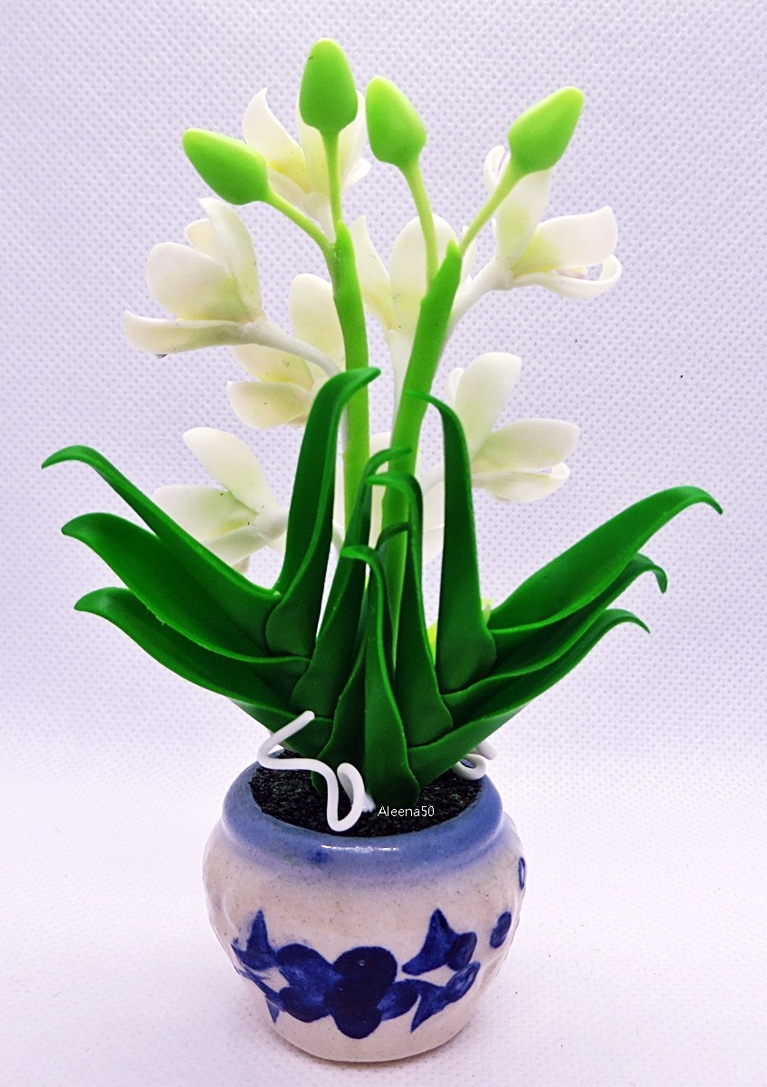 US Stock 4″H Handmade Air-Dry-Clay-Crafted Cymbidium Orchid Arranged in Pot