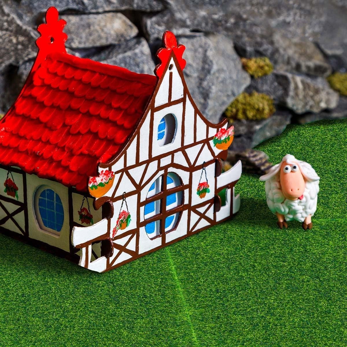 Versatile 6×6 Inches Artificial Grass for Dollhouse Decoration – Pack of 6
