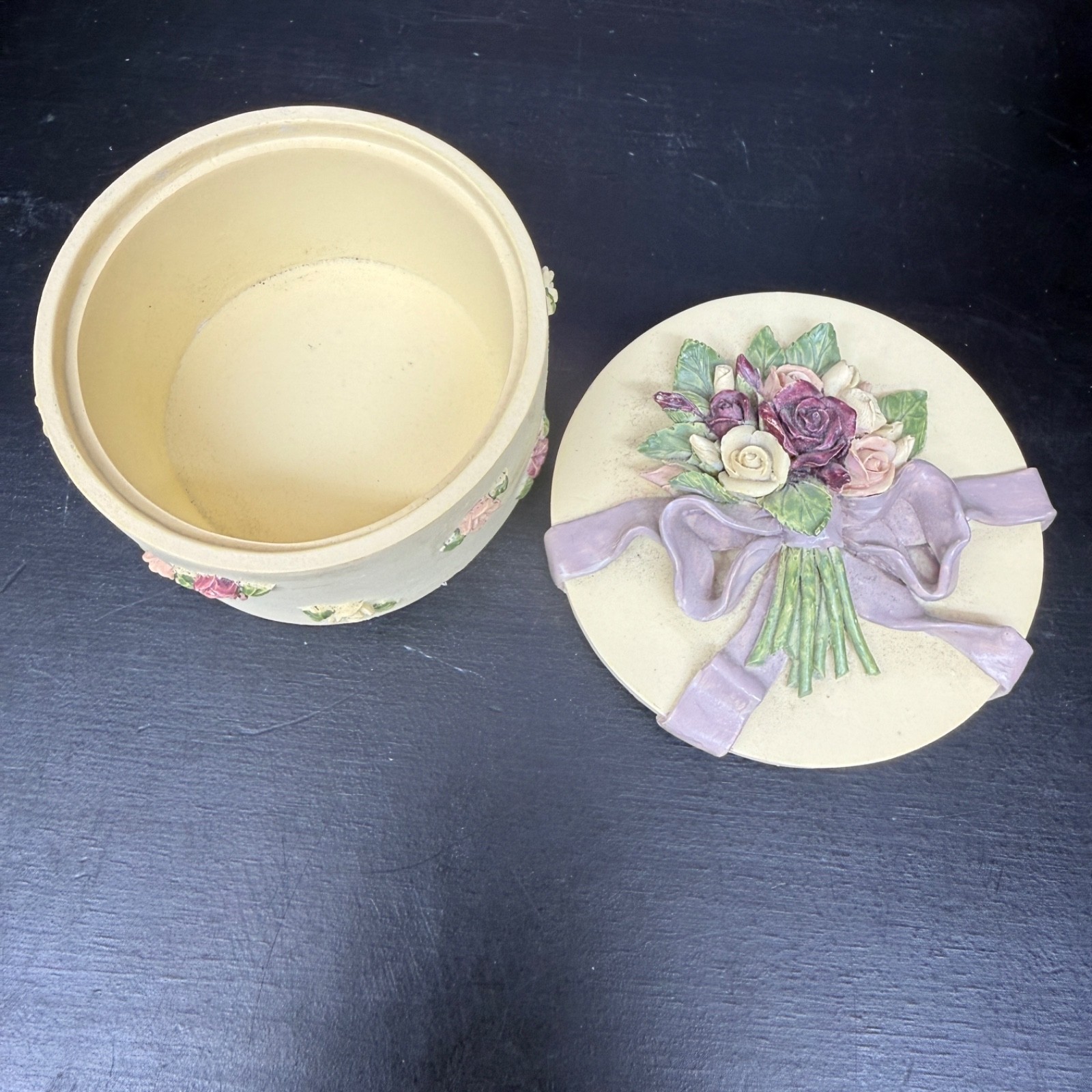 Hand-Painted 3D Rose and Bow Decoration Trinket Dish~Ceramic Shape of a Hat Box