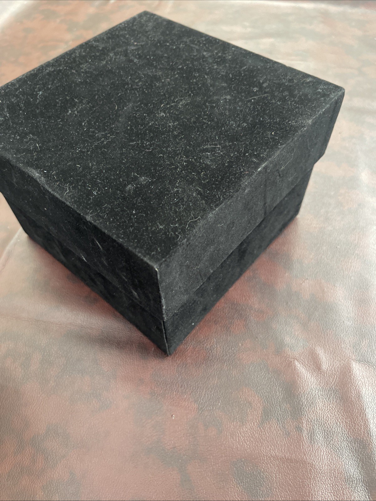 Rose Forever New York 9 Red Roses Black Velvet Square Flower Box Display Decor