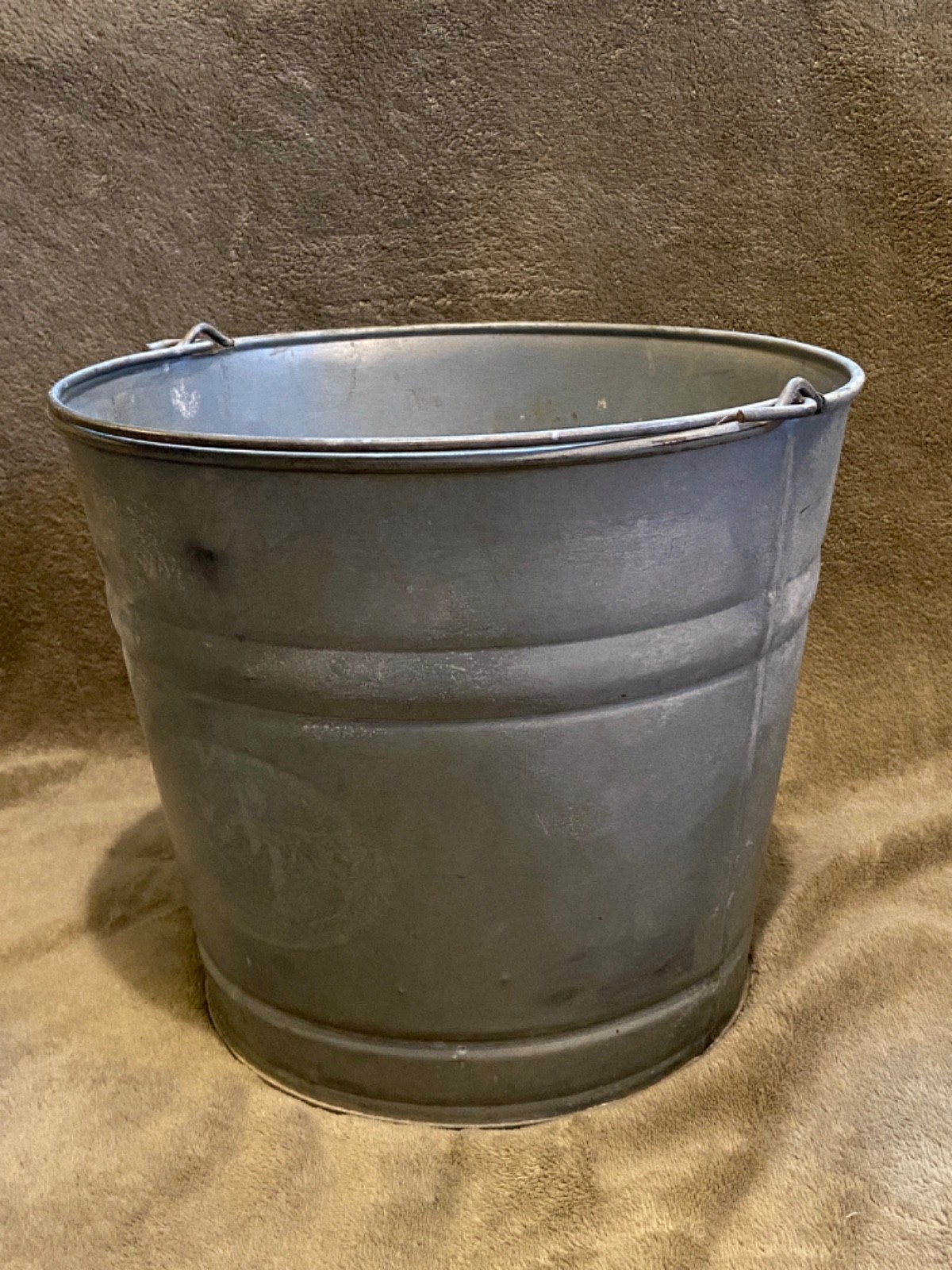 Galvanized #10 Bucket Pail Metal 9″Tall x 10.5″ Diameter / No Holes / Some Rust