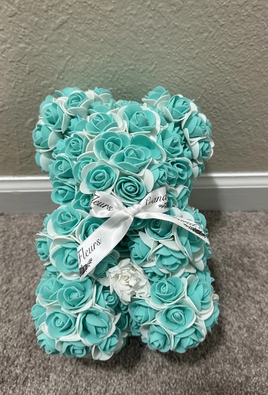 Grand Fleurs Team And White Bear Flower 9 Inches