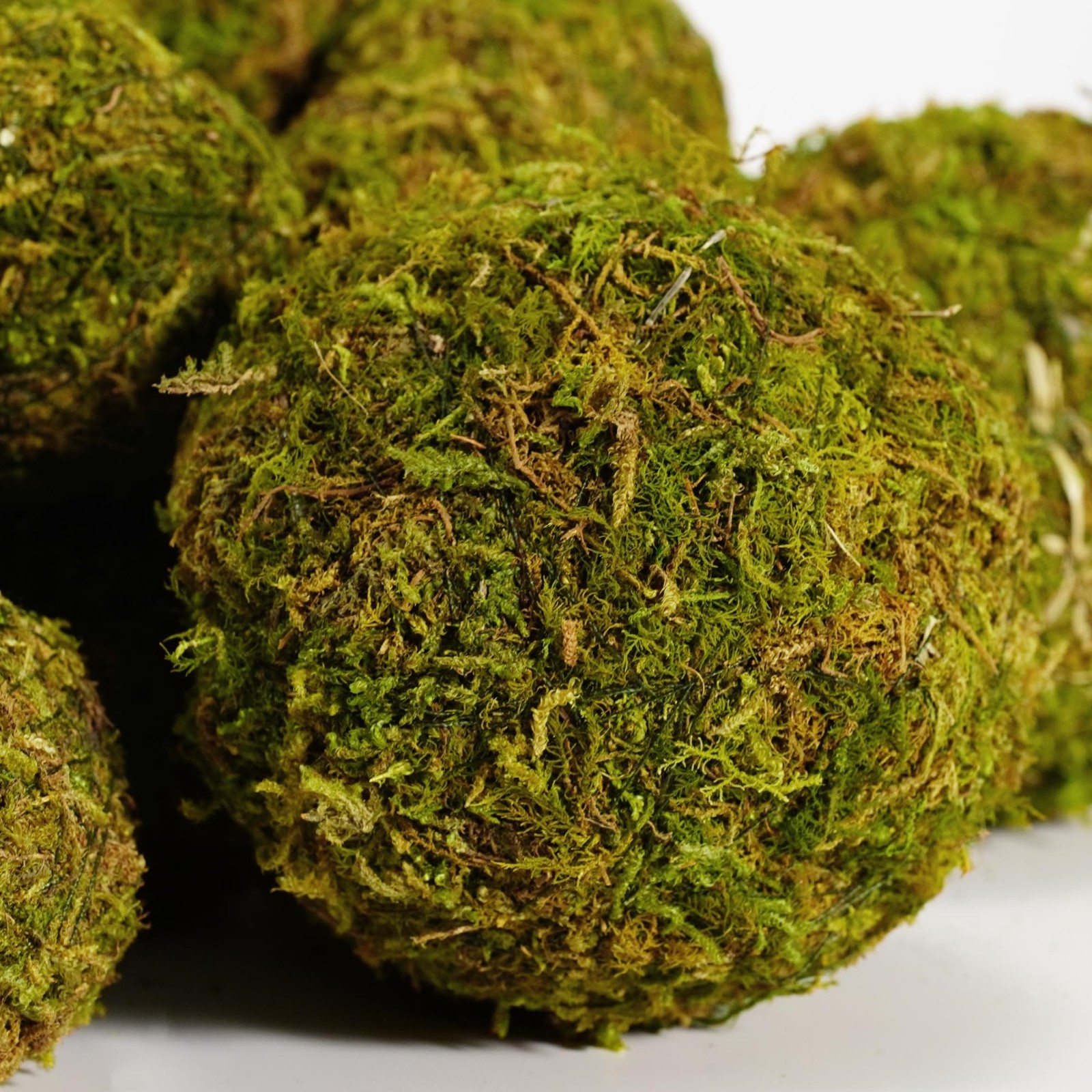 18-Piece Artificial Moss Balls Set – 6 Large 3.2″ & 12 Small 2″ Decorative Fille