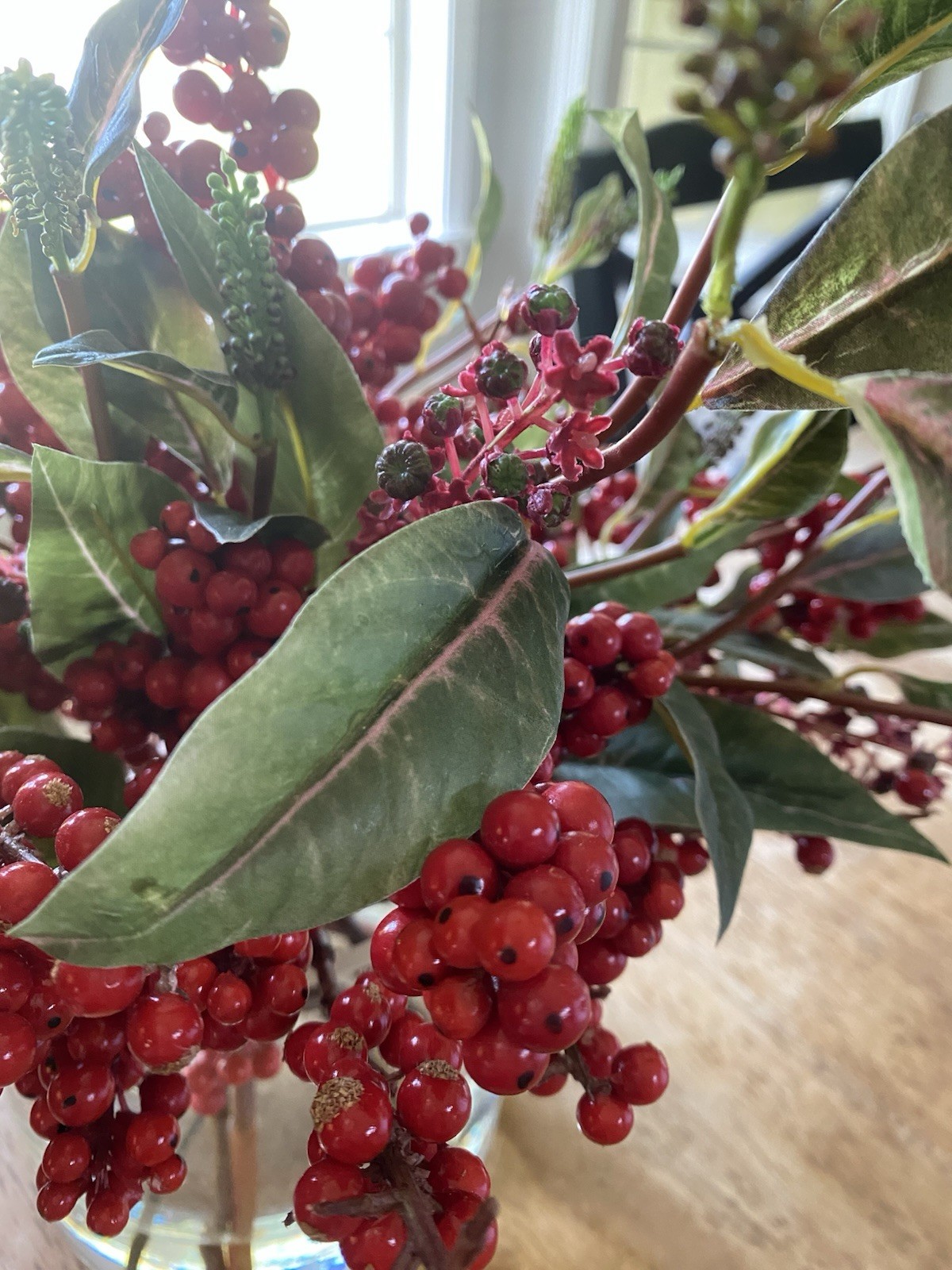 Winward Home Christmas Berry and Leaf In Vase