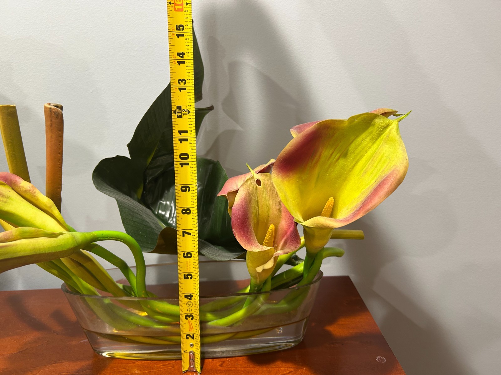 Decorative Calla Lily Floral Arrangement in Clear Glass Bowl – Green Yellow Pink