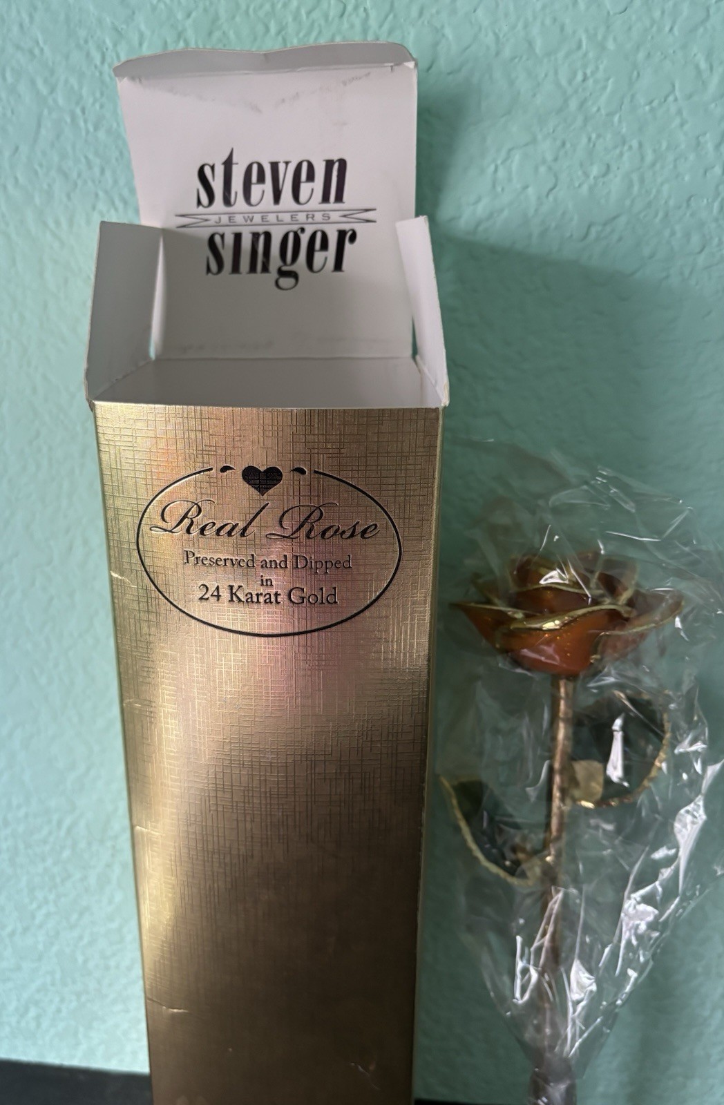 2 Steven Singer Jeweler Real Rose Dipped in 24 Kt Gold Red 12″ & Peach Rose 12”