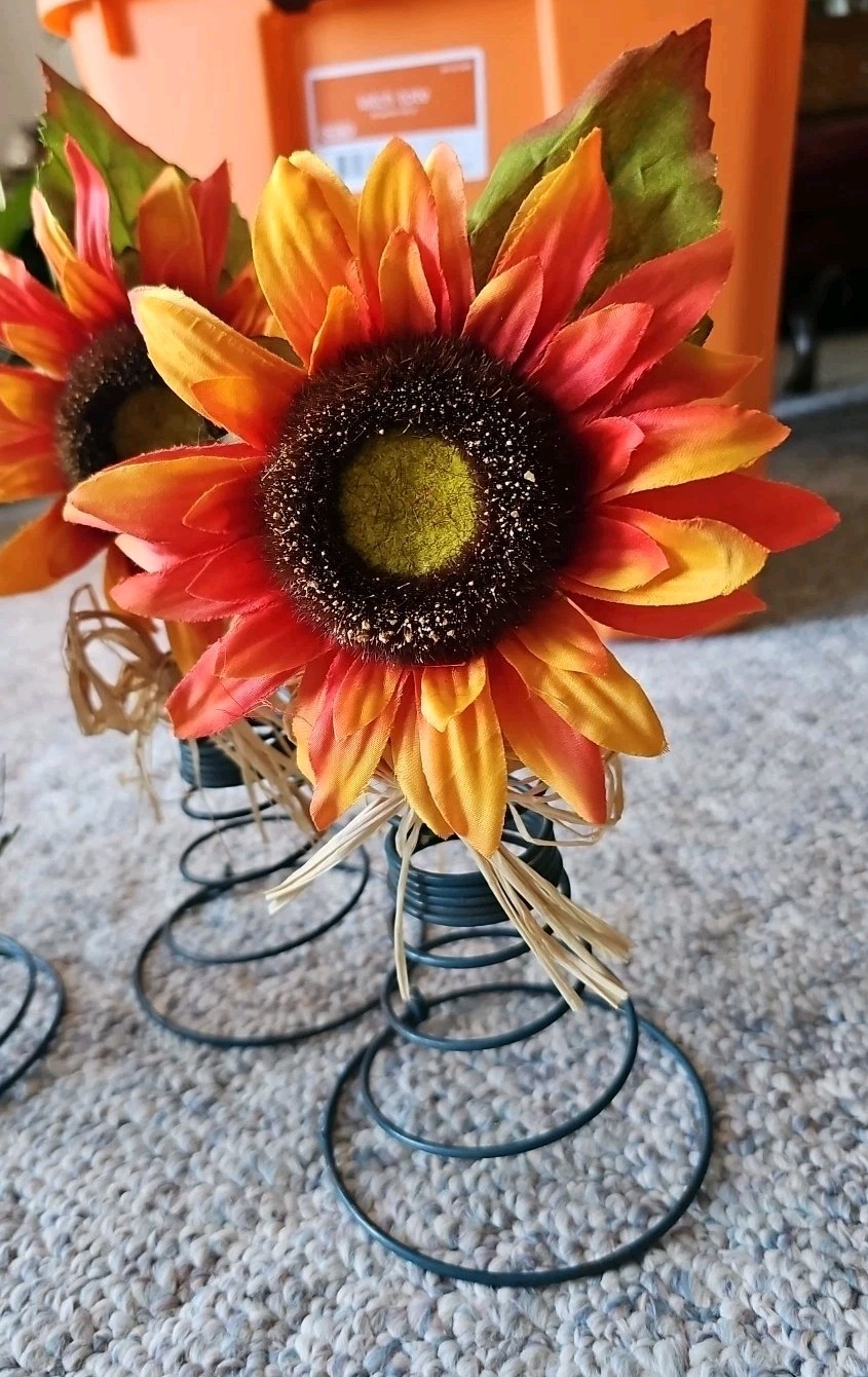Silk Sunflowers On Green Metal Springs Free Stand 10″ Tall Set Of 4 Fall Decor