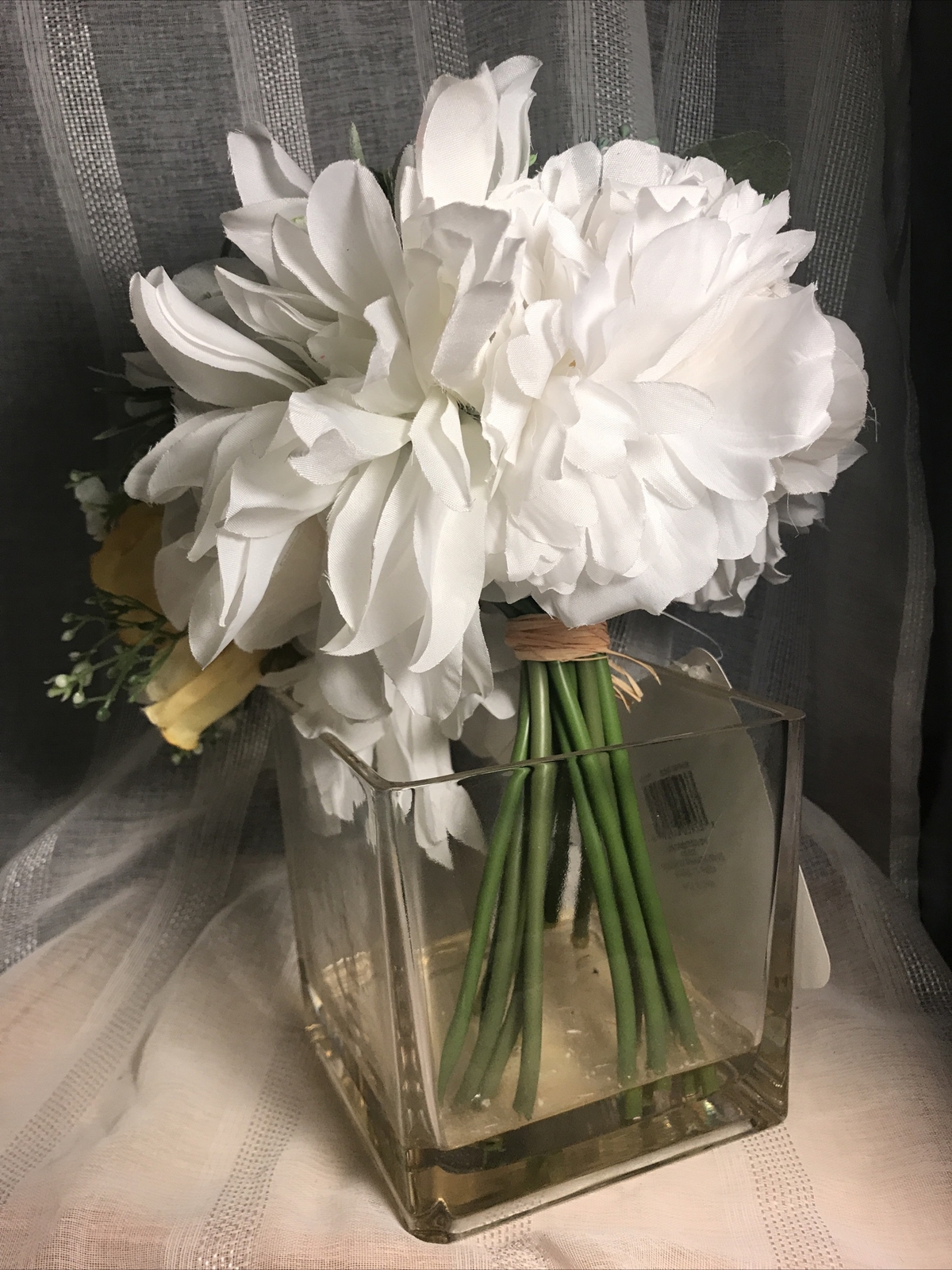 Faux Flower Centerpiece Glass Vase NWT White Yellow Green Beautiful Floral Decor