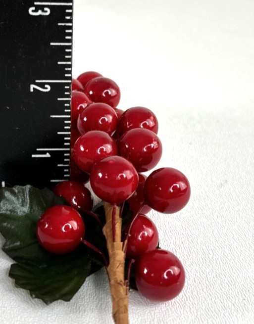 16 Red Berry Picks Stems Floral Christmas Crafts Artificial Decorations 7″