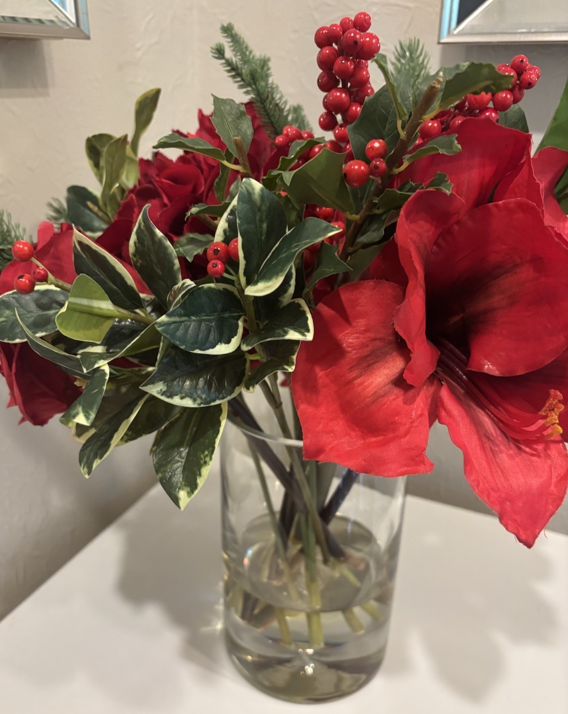 Winward Amaryllis Rose in Vase 16″