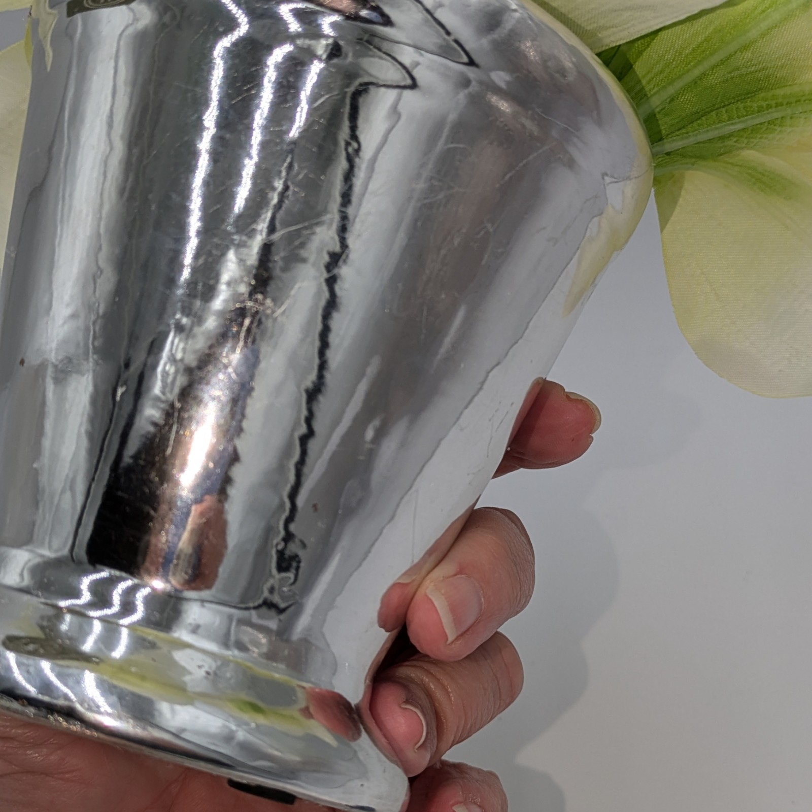 Creamy Amaryllis Bouquet In Silver Shine Vase, Home Goods, 8x8x8, Nwt