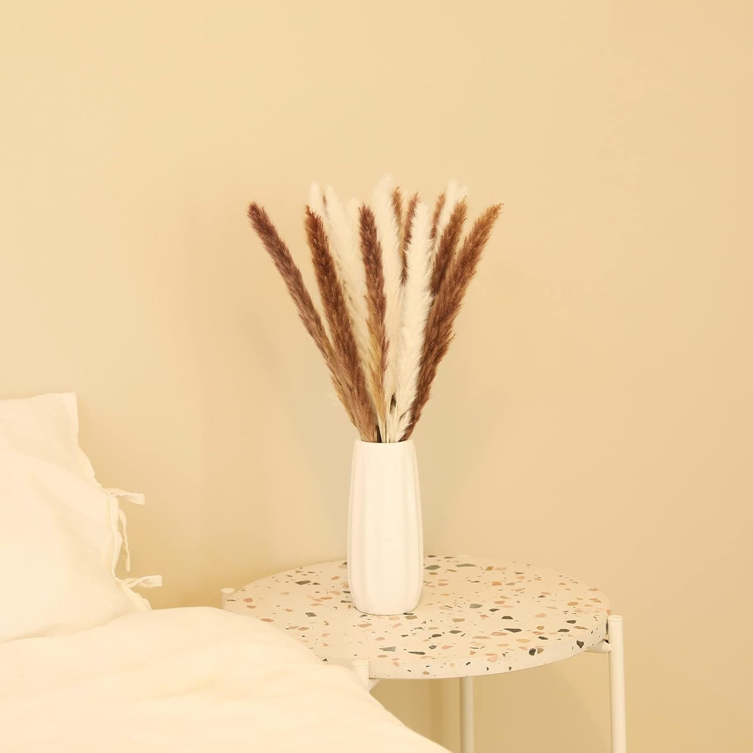 30 Pcs Natural Pampas Grass – Fluffy & Stylish 17.7 Inch Decorating Bouquets