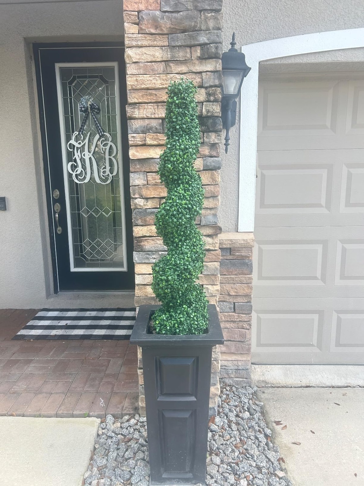4′ Spiral Boxwood Topiary Trees Artificial Outdoor Plants in Plastic Pot Fron…
