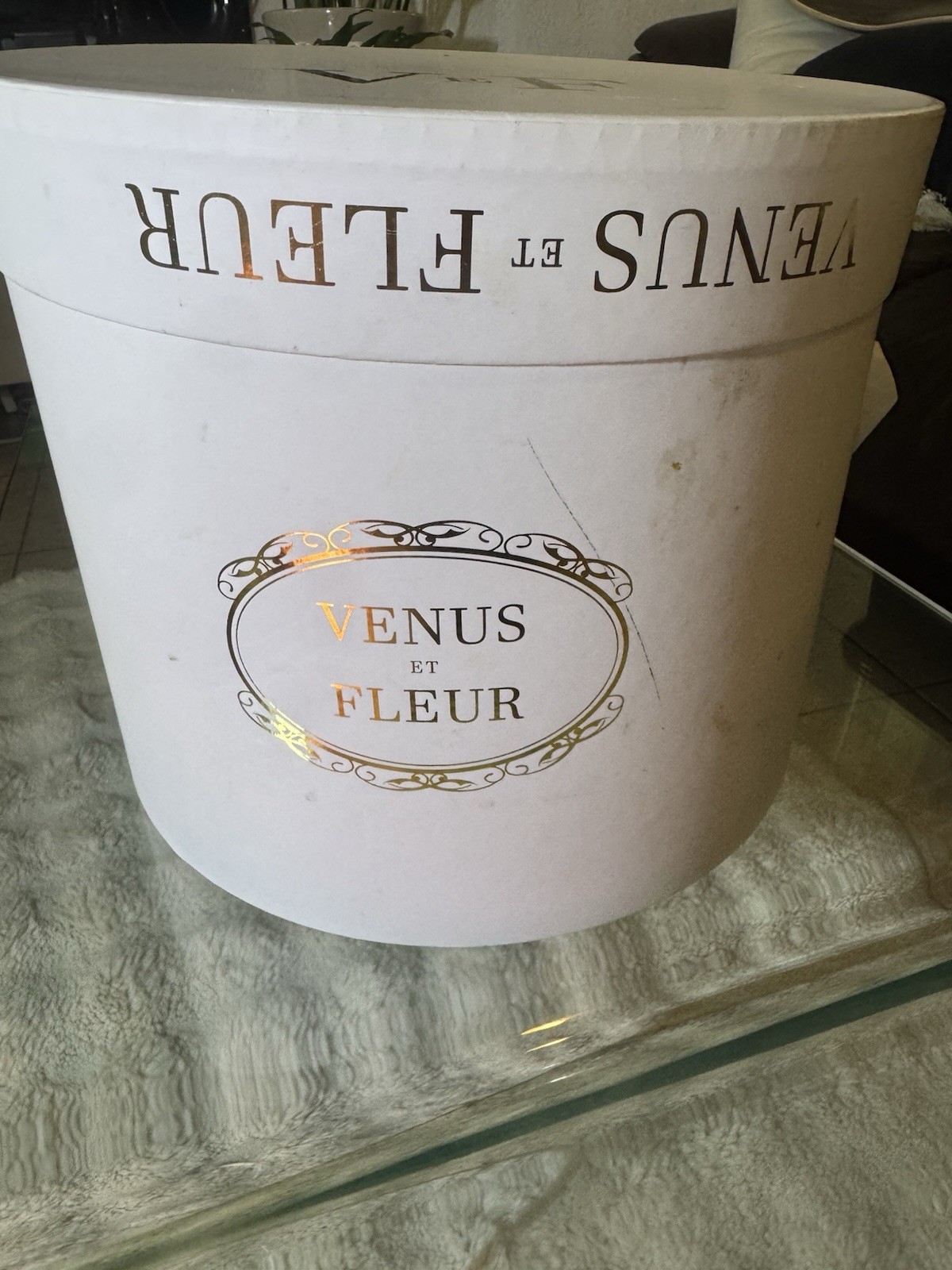 Venus Et Fleur Classic Round Rose Box Arrangement Pinkish Real Flowers