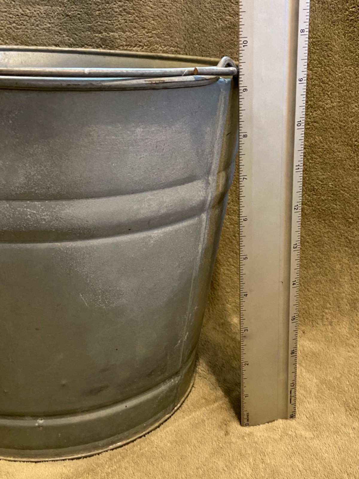 Galvanized #10 Bucket Pail Metal 9″Tall x 10.5″ Diameter / No Holes / Some Rust