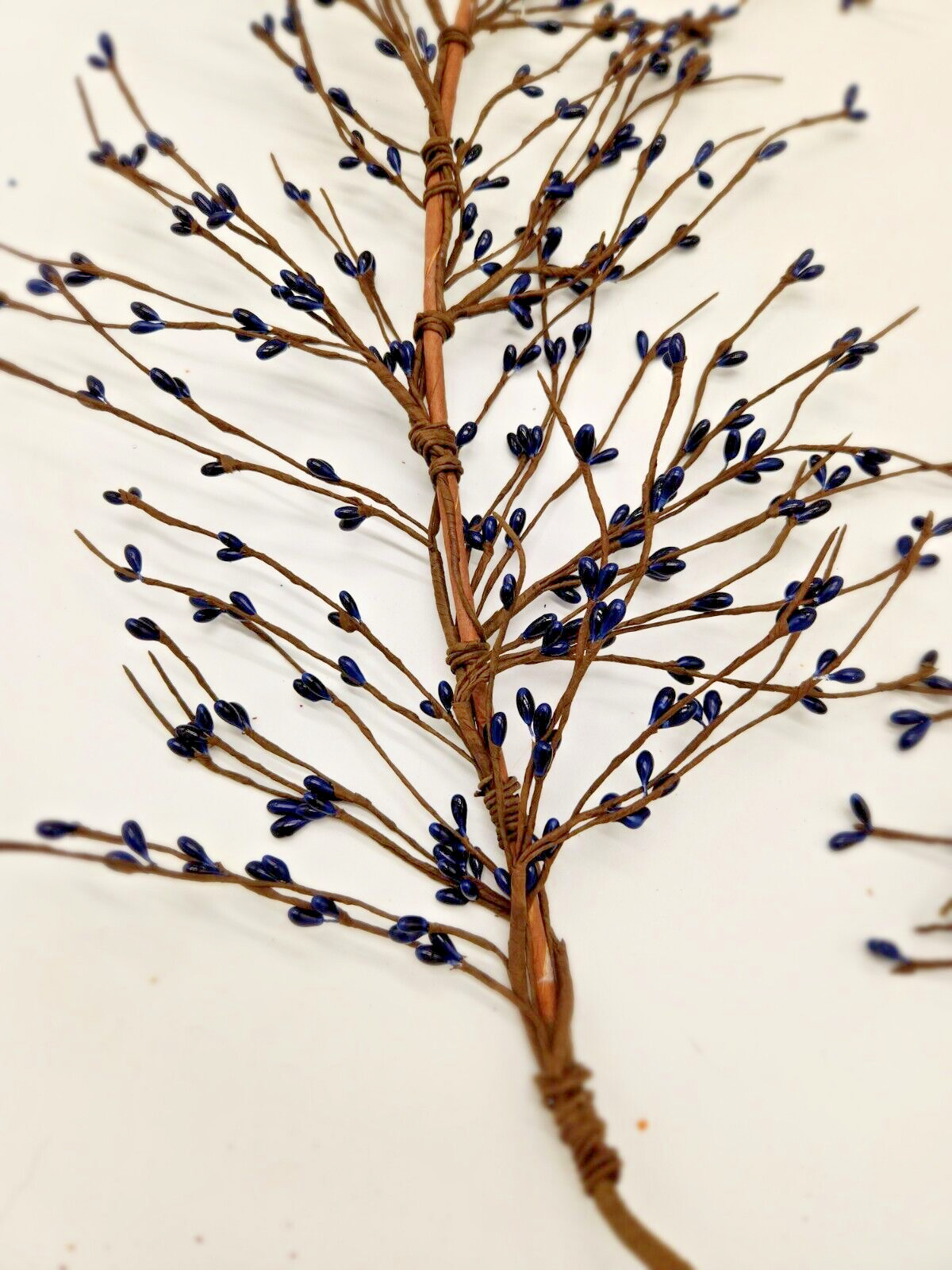 EV-C36 Pip Berry Garland in Country Navy Blue