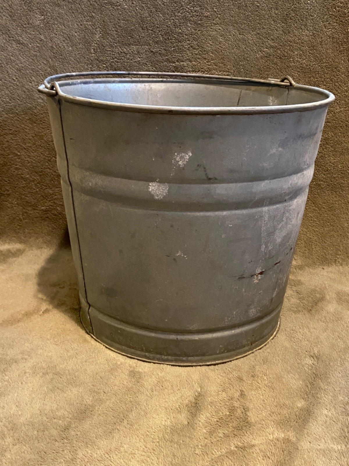 Galvanized #10 Bucket Pail Metal 9″Tall x 10.5″ Diameter / No Holes / Some Rust