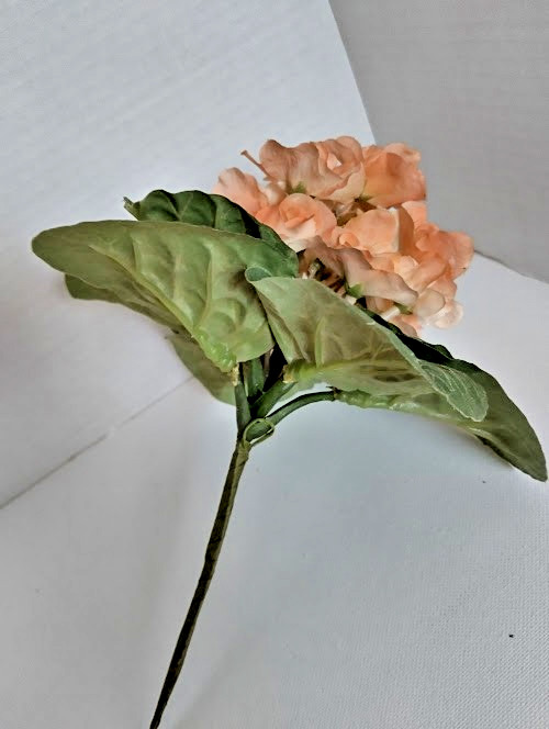 8″ ARTIFICIAL Semi-Miniature African Violet – no pot.