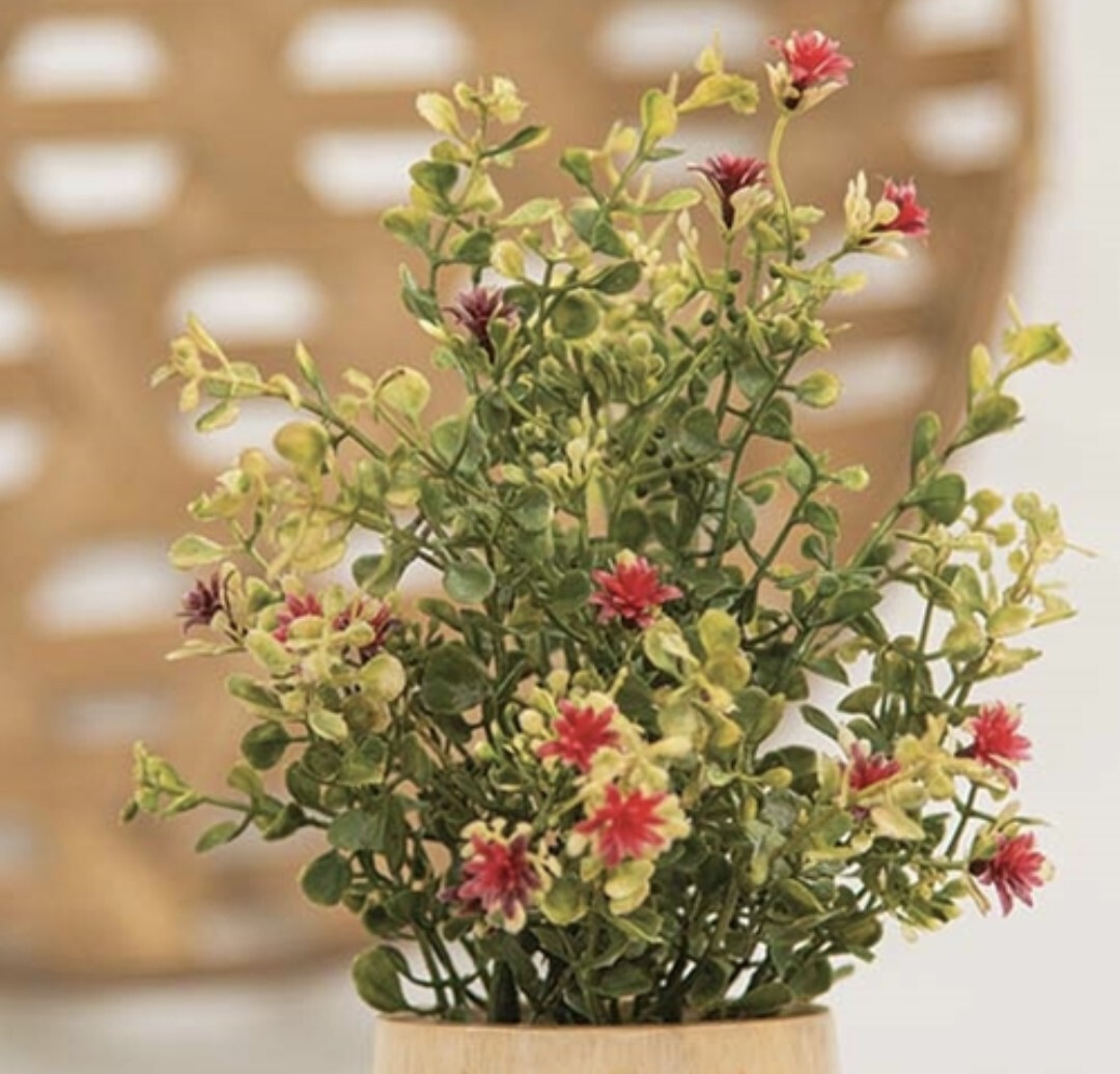 13″ Ruby Buds & Baby’s Grass Floral Pick
