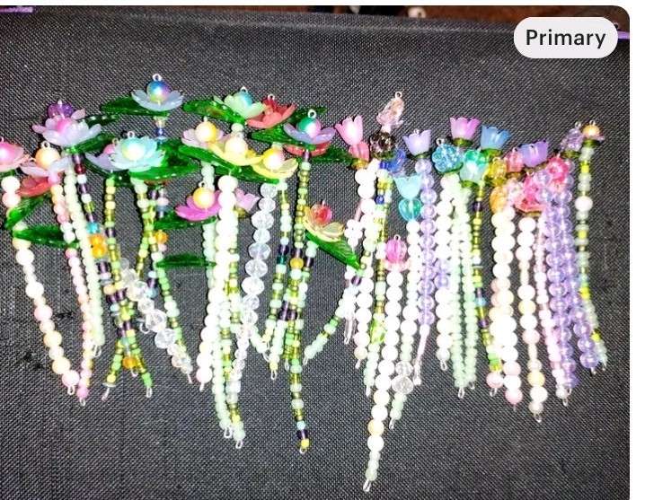 New Custom Made 4 inch Forever beaded Flowers This beautiful flower plant…