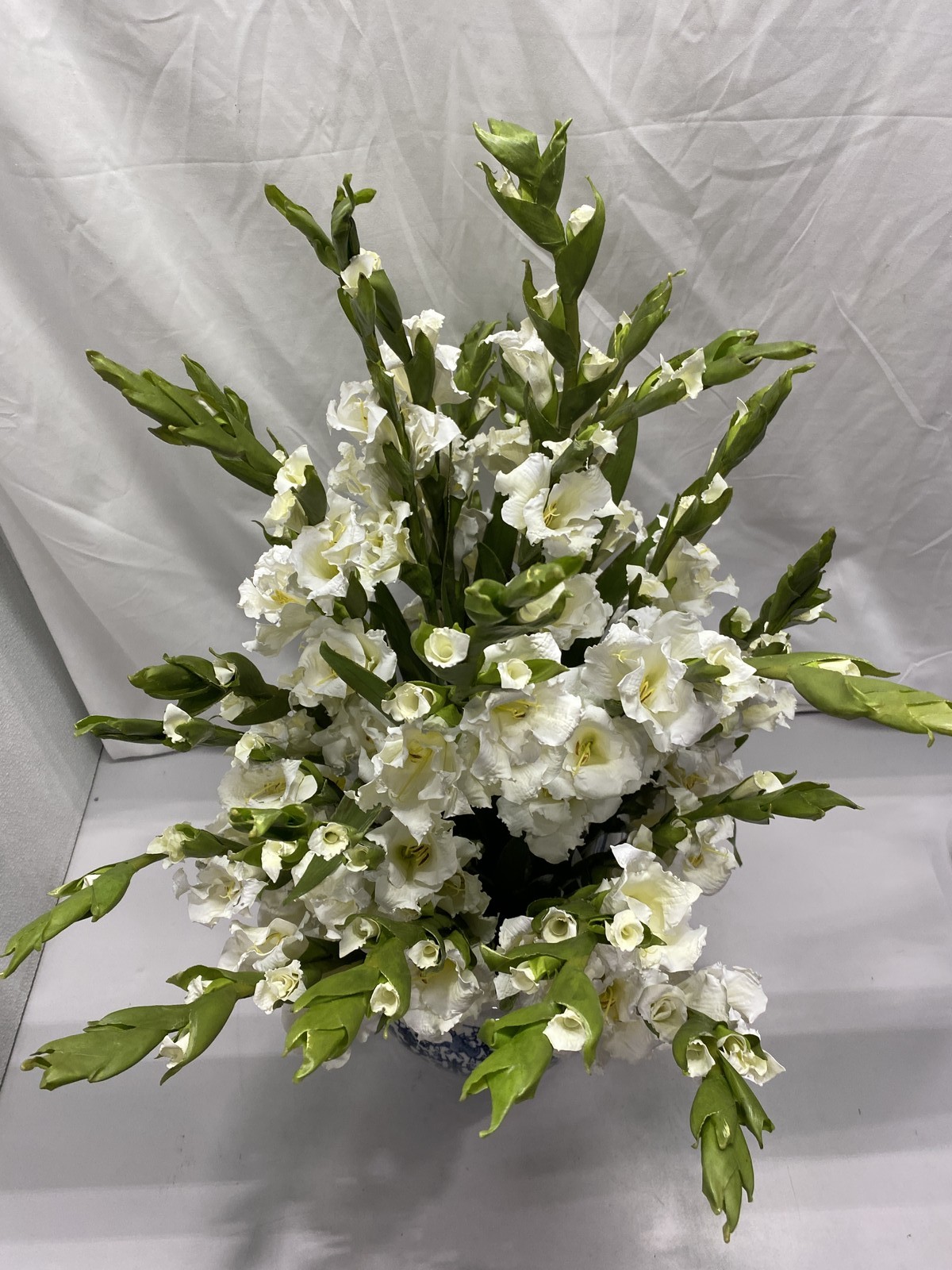 Wineward Home Gladiolus Arrangement In Oval Plater 29in
