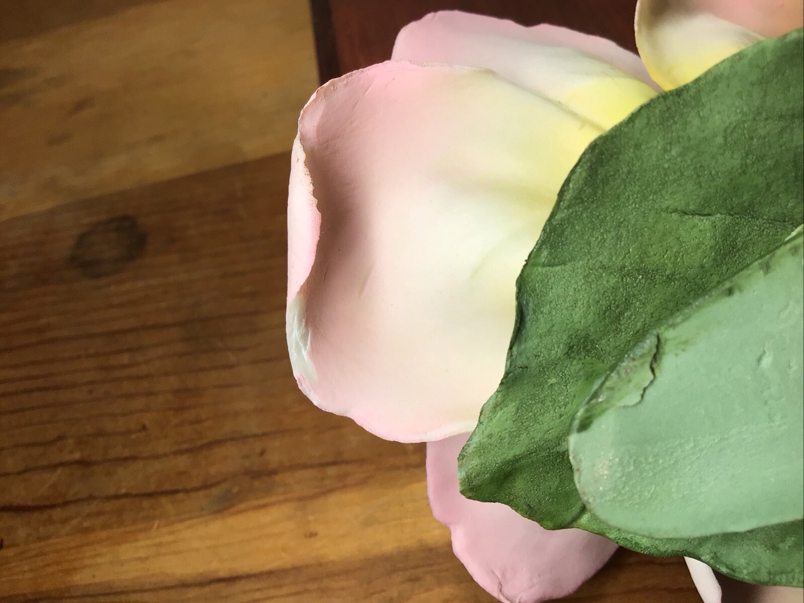 CAPODIMONTE PORCELAIN DOUBLE PINK ROSES BY NAPOLEON OF ITALY,15 Oz., 6.5” L. 5”W