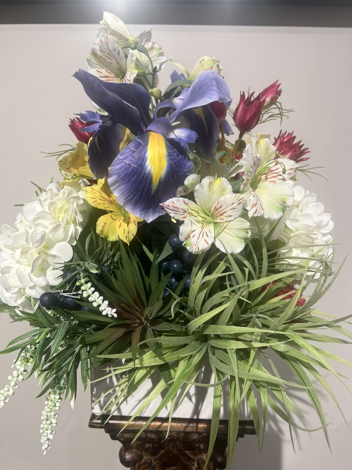 Stunning Floral Arrangement In Decorate Vase High Quality Flowers 18”H X 16”W