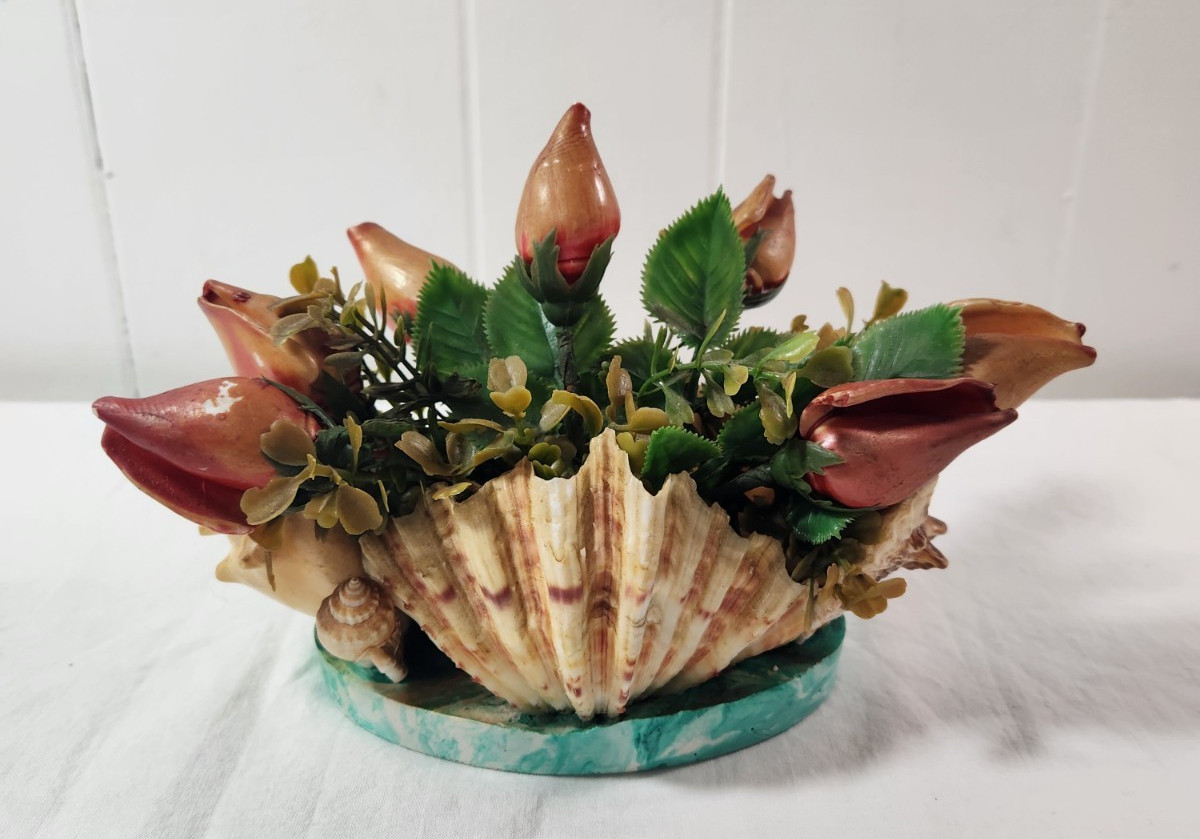 Seashells Flower Bouquet Centerpiece Floral Arrangement Ruffle Clam Shell VTG