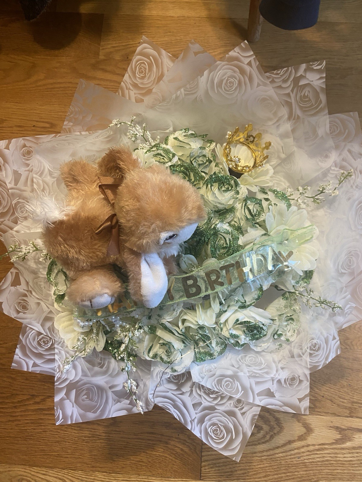 Glitter Roses Fake Bouquet With Daisies And Green Glitter And Plush Bunny