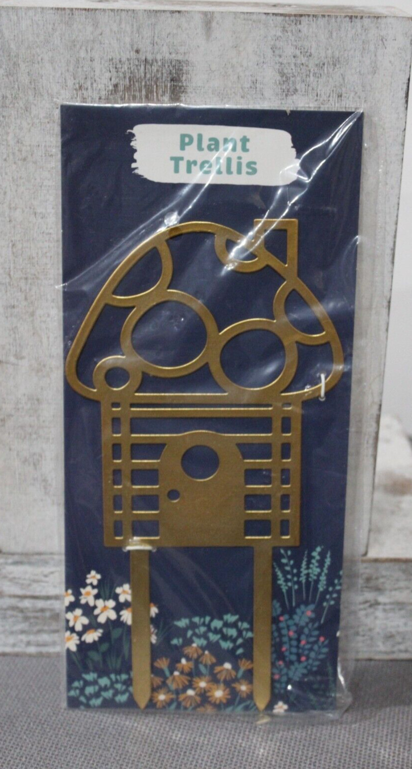 Ganz Garden Plant Trellis Mushroom House with Door Gold Metal 8 1/2″ x 4 1/2″