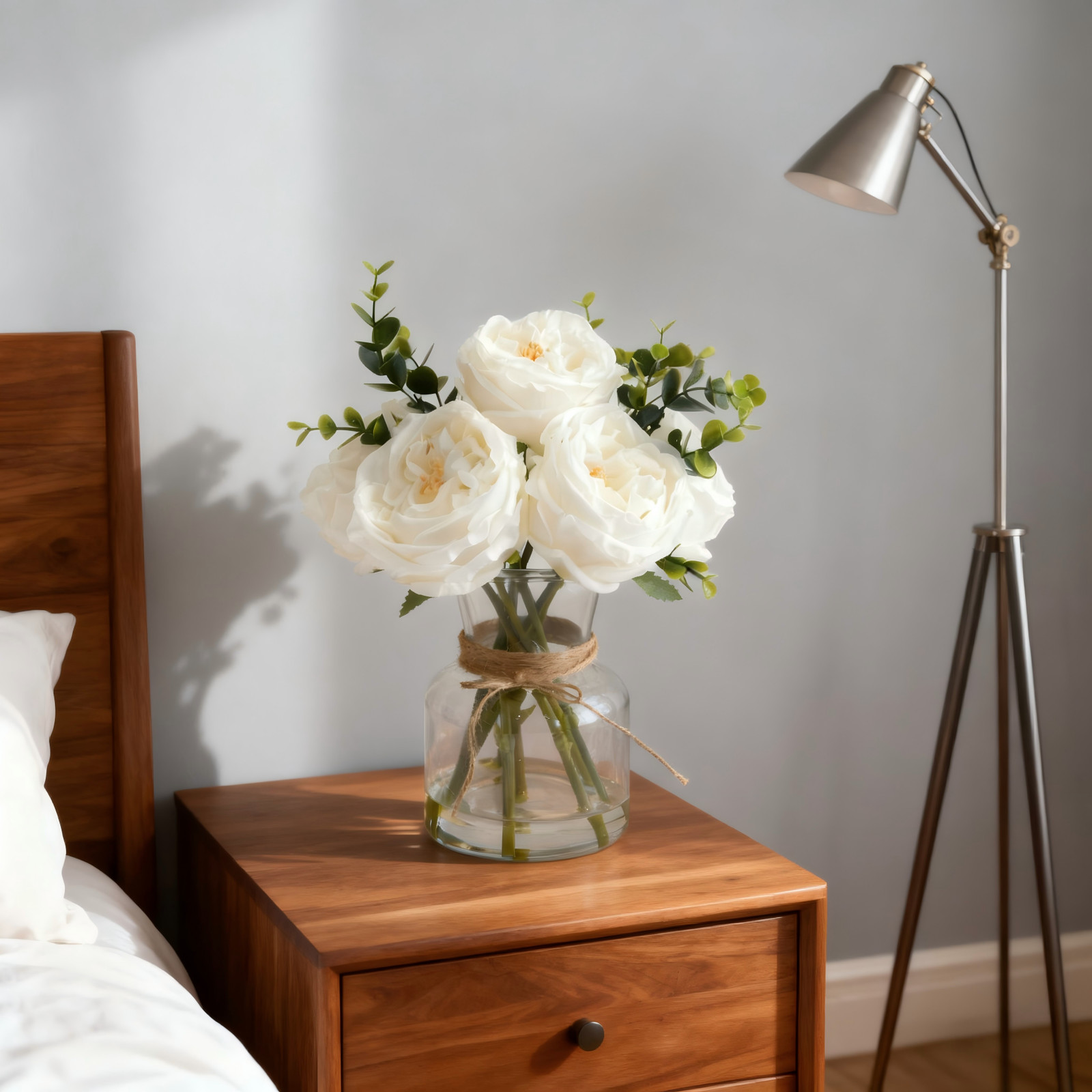 Elegant White Artificial Roses in Vase w/ Faux Water Lifelike Flower for Wedding