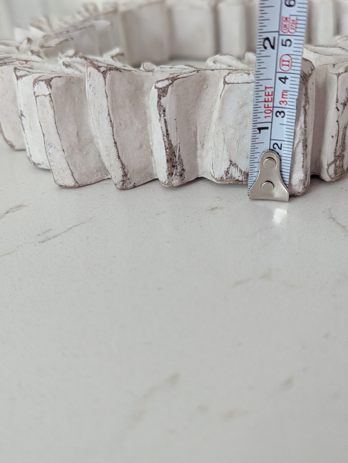 White Resin Wreath 9″ Diameter Christmas/Year-round Farmhouse Gallery Wall EUC