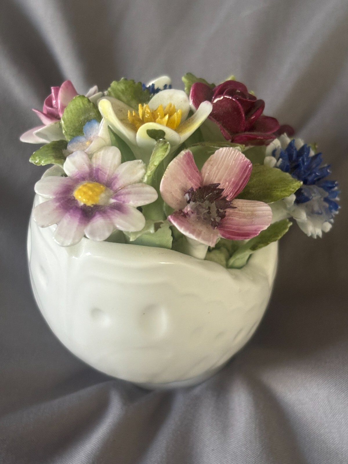 Royal Doulton England Bone China Footed Bowl Bouquet Roses Carnations