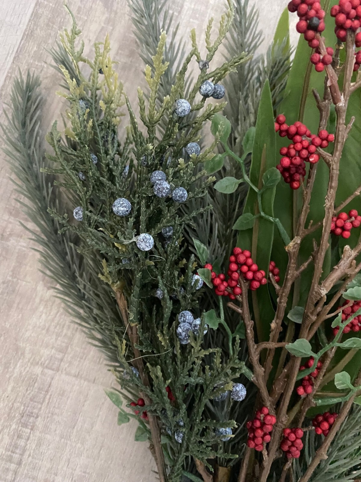 NEW Pottery Barn Faux Juniper & Berry Clippings 20″ Bundle Winter Christmas NWT