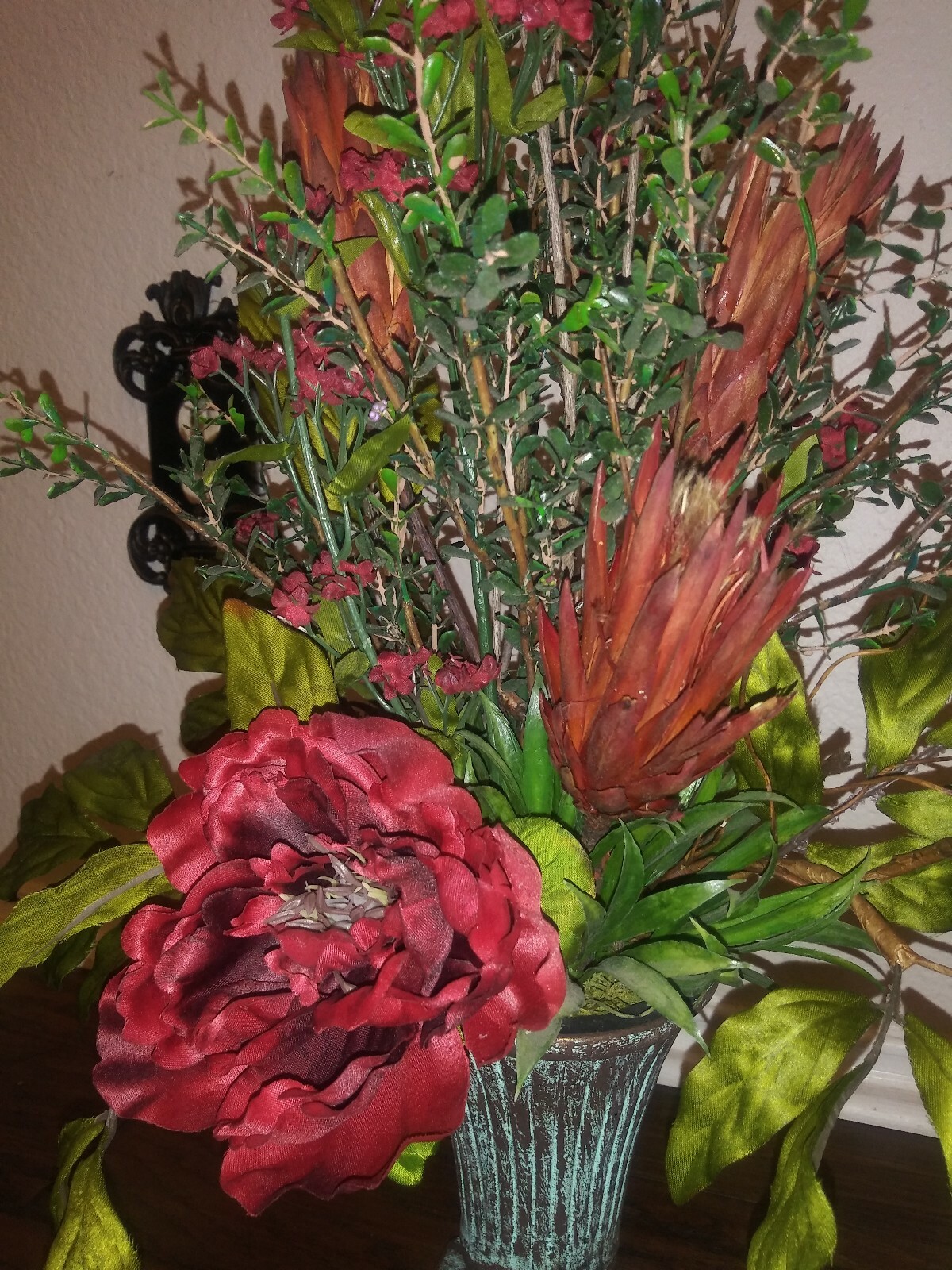 Red Floral One Side Traditional Tuscan Floral Silk Tabletop Custom Arrangement