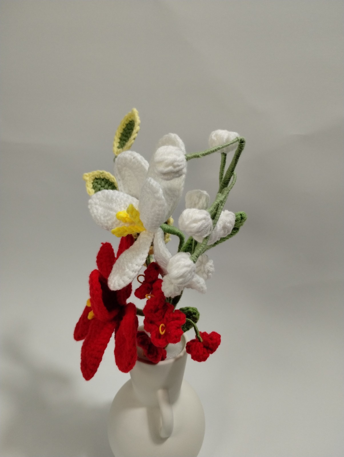 Crochet Flower Bouquet in Vase – Red White – Green Leaves – Baby’s Breath