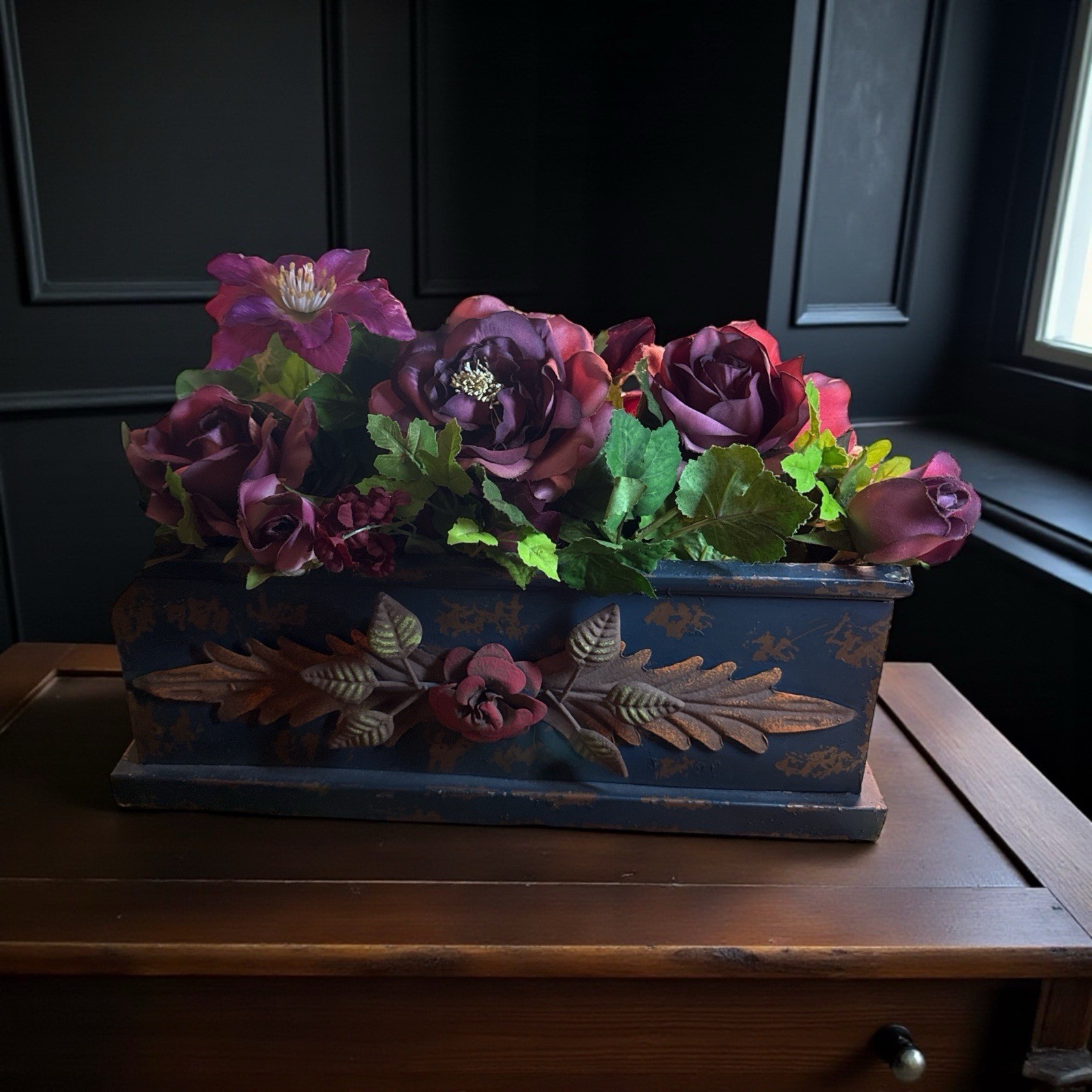 Artificial Floral Rose Floral Arrangement in 15.5″ x 6.5″ Decorative Metal Box