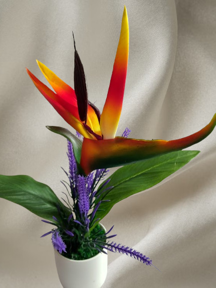Artificial bird of paradise table decoration. (READ DESCRIPTION)