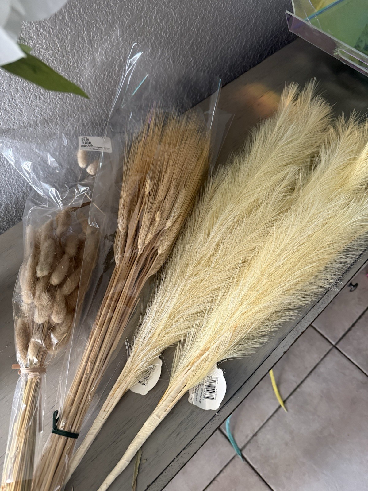 Artificial Beige Pampas Grass Bunch Floral Décor 17in Plastic Stems