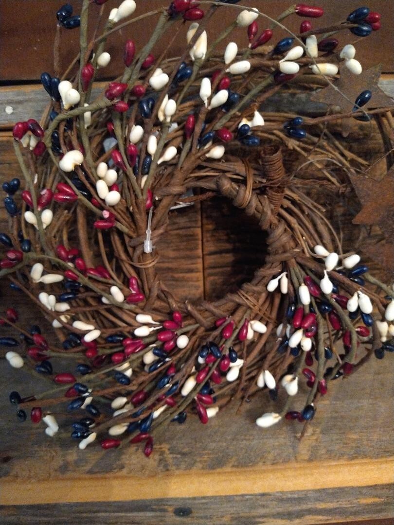 Americana Pip Berry Ring Small Twig Wreath with Rustic Stars ” ~ Home Decor