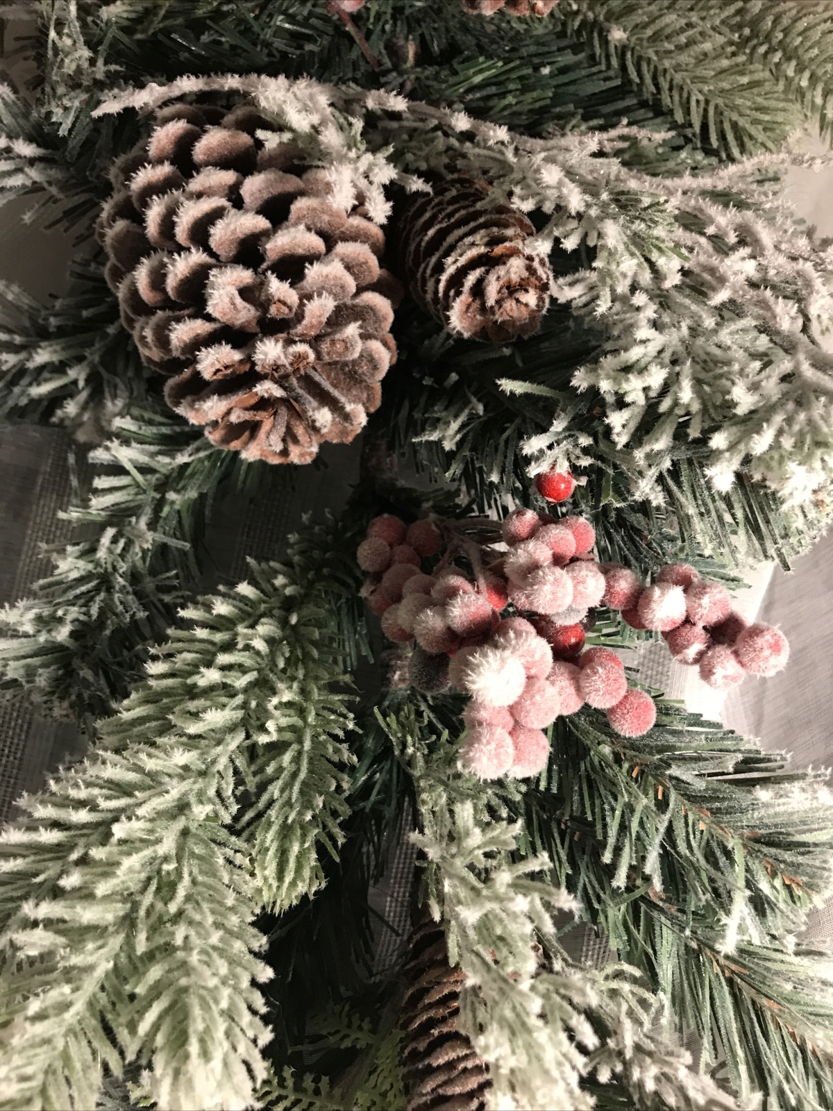 Snowy Evergreen Pinecone Mix Swag Wreath Winter Wall Door Decor Christmas NEW