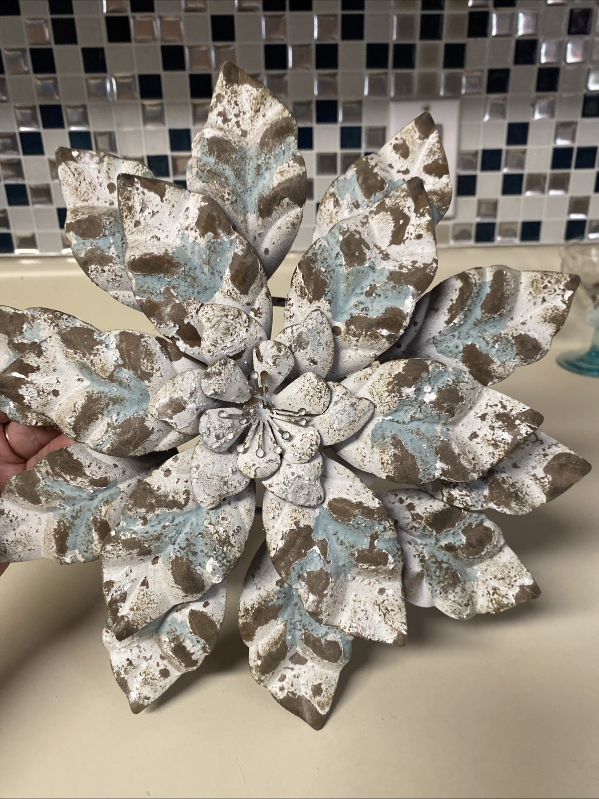 Shabby Chic Farmhouse Galvanized Distressed Metal Wood Flower Rustic Wall Decor