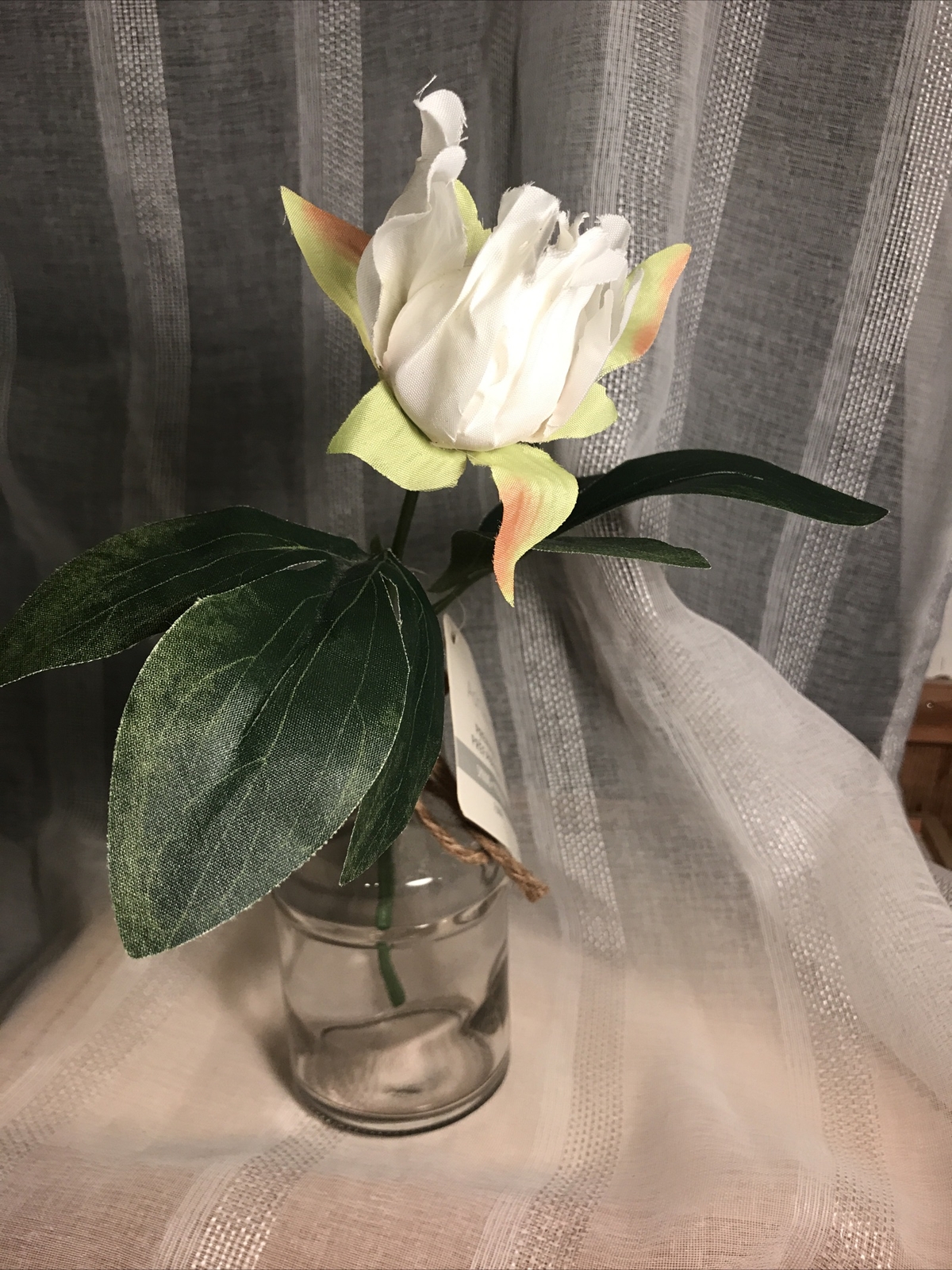 Artificial White Rose Flower Stem In Clear Glass Vase Floral Decor NWT Tabletop