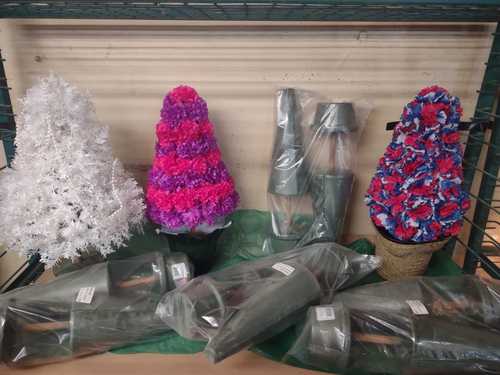 Set of 8 Pieces: 21″ Topiary Tree Form 12″ Urethane Cone Wholesale Lot Topiaries