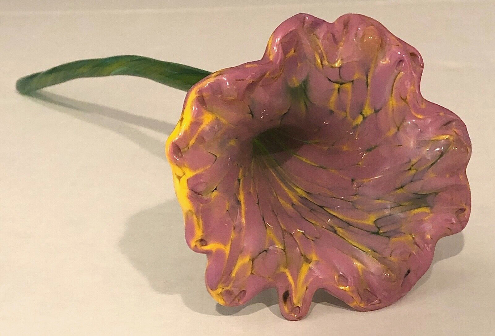 Murano Style Hand Blown 13 3/4″ Mauve/Pink Angel’s Trumpet Art Glass Flower