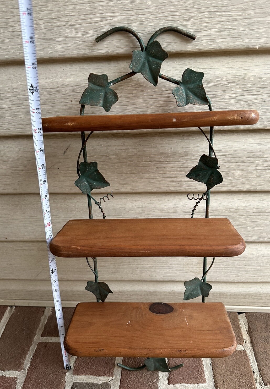 IVY WALL HANGING HOME DECOR METAL W/GOLD ACCENTS + SOLID WOOD BASE