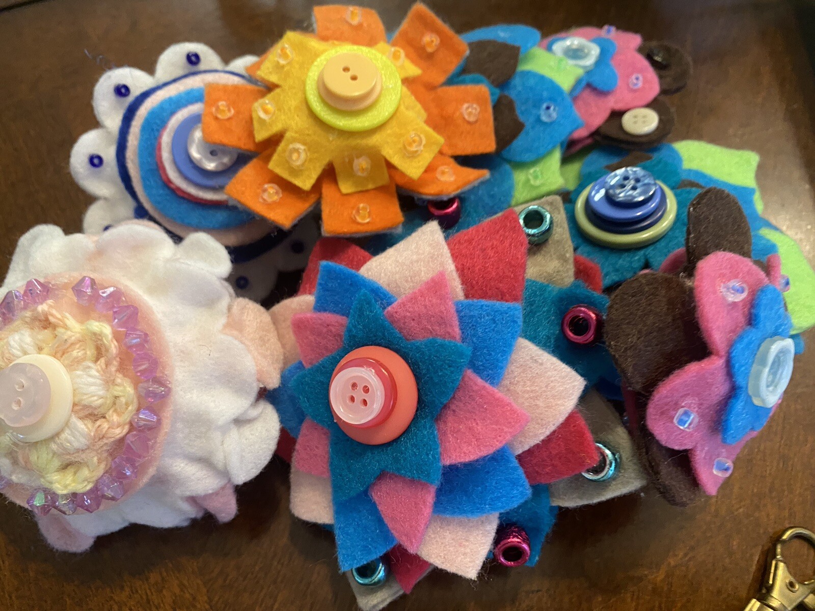 Lot of 8 PUFFY Beautiful Hand Cut Felt & Buttons FLOWERS Cottage CORE 3-5″